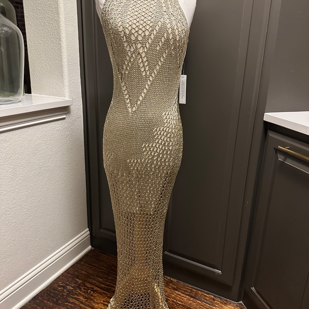 NWT Venus Gold metallic crochet Maxi Dress with sewn in slip. Size Medium